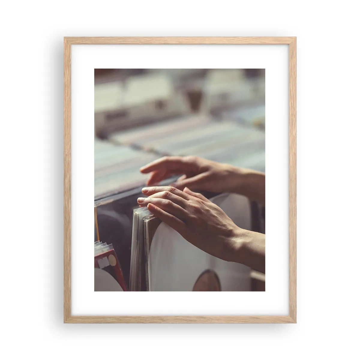 Poster în ramă de stejar deschis - În căutarea emoției - 40x50 cm
