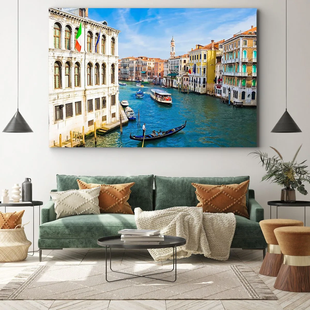 Tablou pe pânză Canvas - Un canal venețian cu o gondolă și clădiri colorate - 70x50cm - Traficul unic în lume - Decorațiune modernă pentru perete pentru living și dormitor ARTTOR