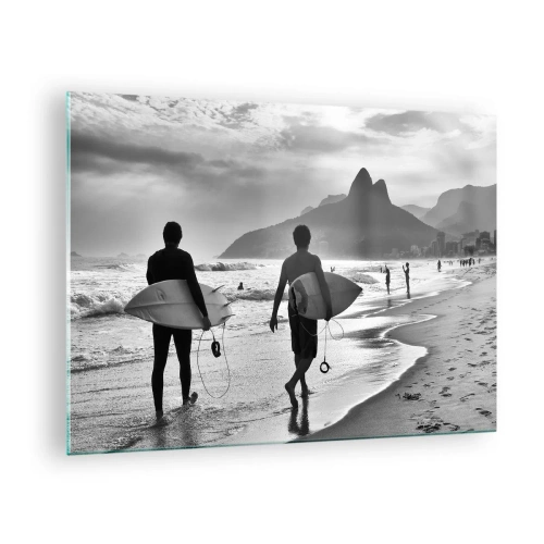 Tablou pe sticlă - Surferi pe plajă cu plăci, compoziție alb-negru - 70x50cm - Samba pentru un val - Decorațiune modernă pentru perete pentru living și dormitor ARTTOR