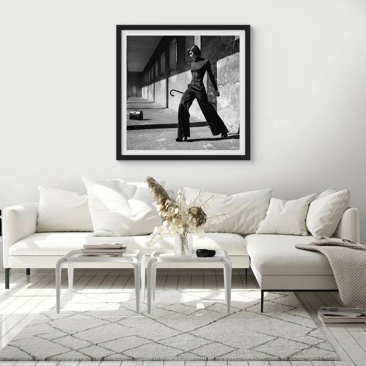 Poster în ramă neagră - Eleganță urbană - 30x30 cm