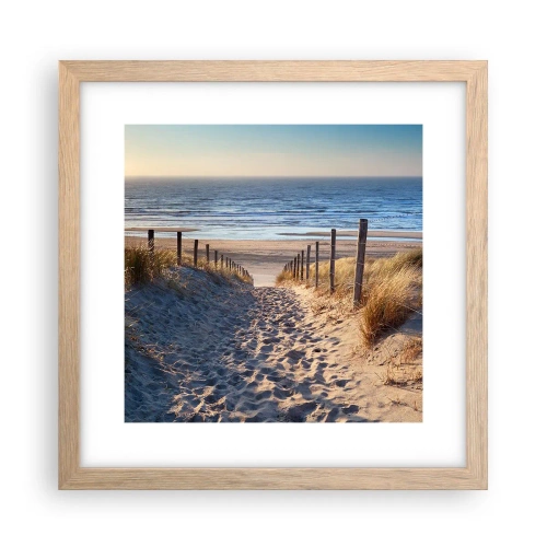 Poster în ramă de stejar deschis - Zumzet de mare, o plajă sălbatică printre ierburi... - 30x30 cm