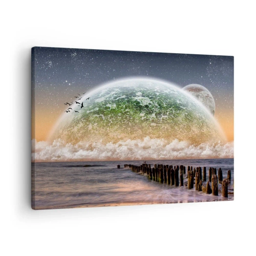 Tablou pe pânză Canvas - Un peisaj fantastic cu o planetă mare deasupra mării și un dig de lemn. - 70x50cm - Și lumea a ieșit din apă - Decorațiune modernă pentru perete pentru living și dormitor ARTTOR