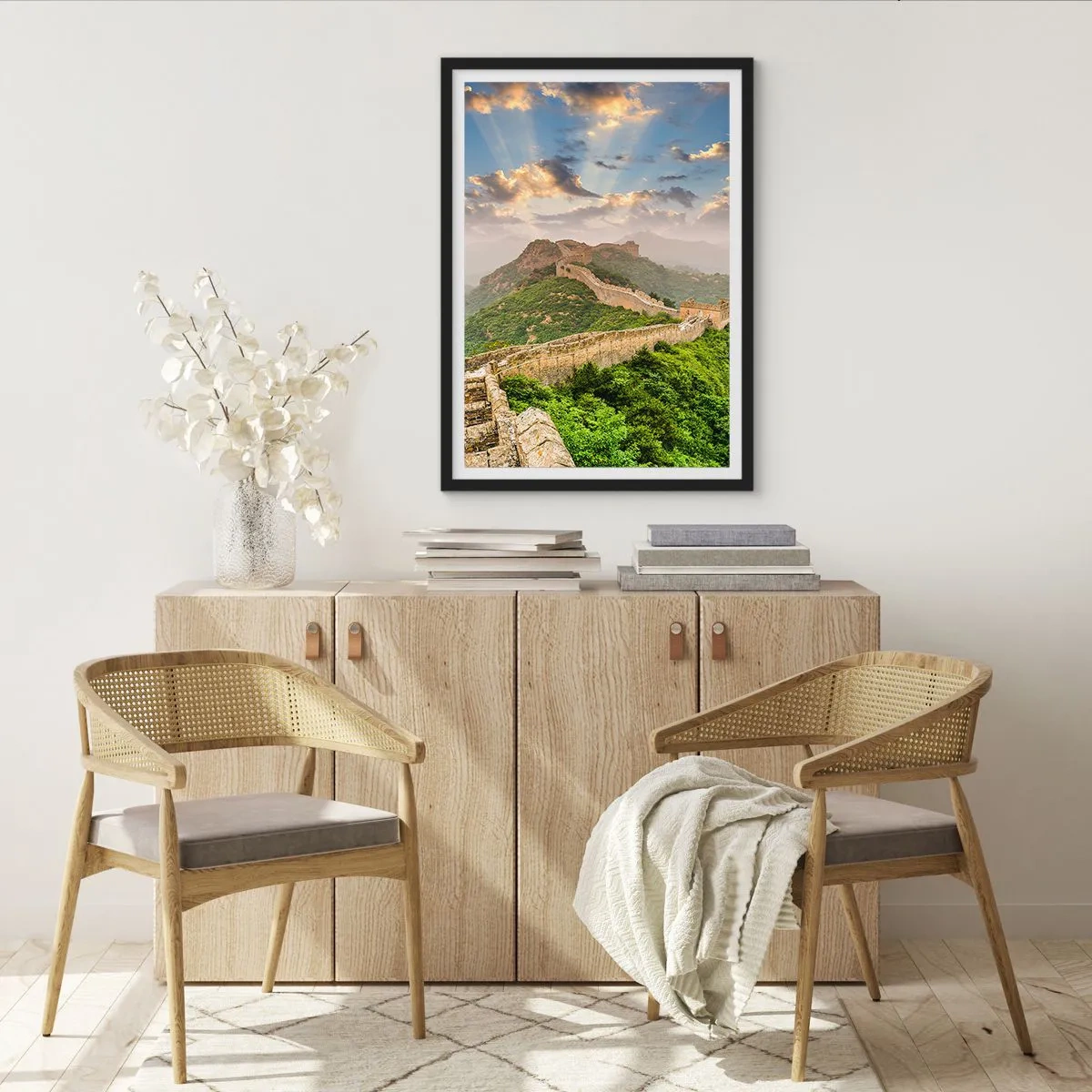 Poster în ramă neagră - Marele Zid Chinezesc în lumina pitorească a soarelui care apune - 50x70cm - Măreția netrecătoare - Decorațiune modernă pentru perete pentru living și dormitor ARTTOR