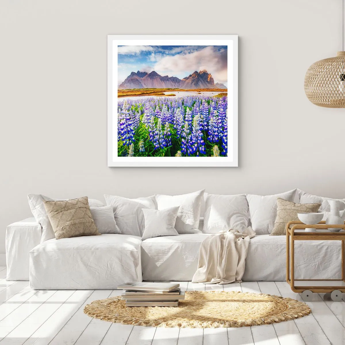 Poster în ramă albă - Putere și severitate alături de blândețe - 50x50 cm