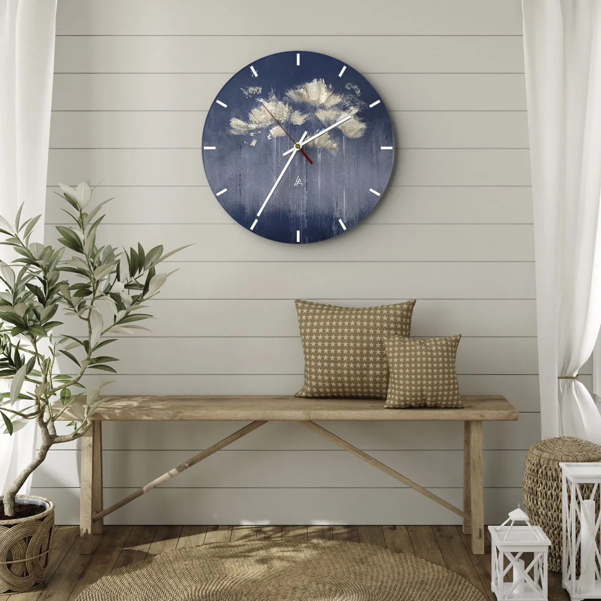 Ceas de perete - Ceas pe sticlă - Linii abstracte aurii pe un fundal albastru închis - 30x30cm - Ca petalele în vânt - Decorațiune modernă pentru perete pentru living, bucătărie și dormitor ARTTOR