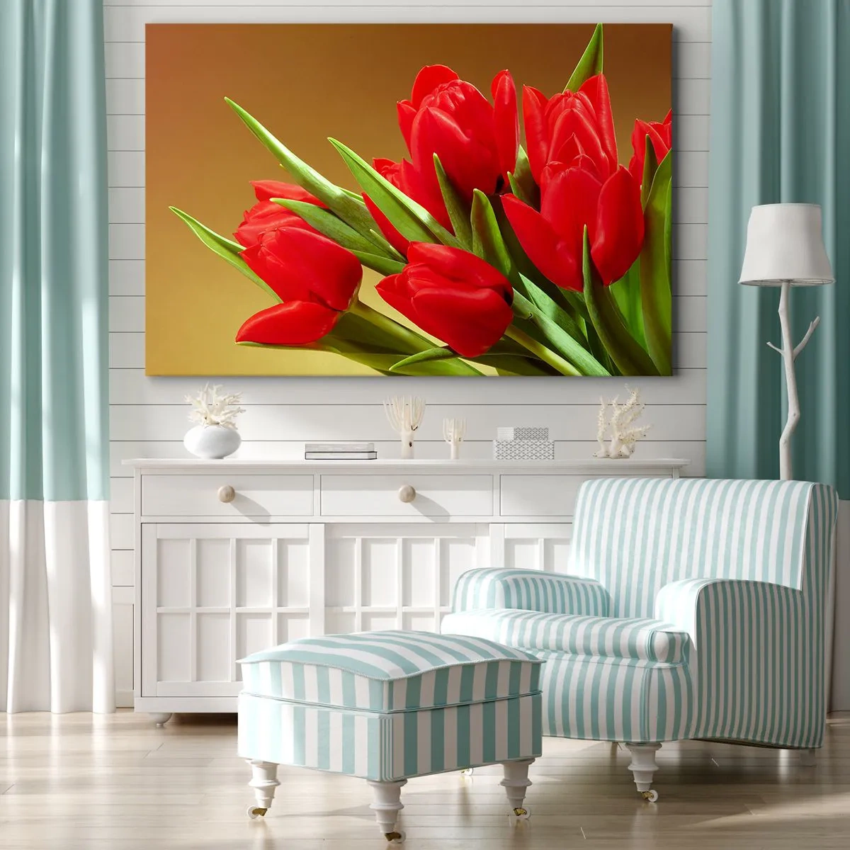 Tablou pe pânză Canvas - Un buchet de lalele roșii pe un fundal auriu cu frunze verzi. - 70x50cm - O explozie de bucurie de primăvară - Decorațiune modernă pentru perete pentru living și dormitor ARTTOR