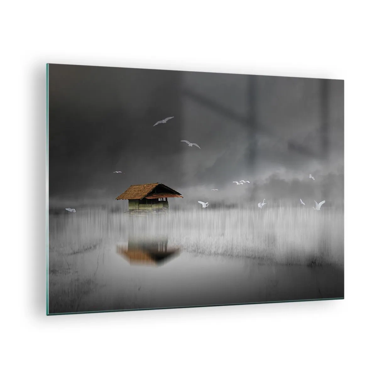 Tablou pe sticlă - O casă pe apă în ceață cu păsări în zbor - 70x50cm - Adăpost de ploaie - Decorațiune modernă pentru perete pentru living și dormitor ARTTOR