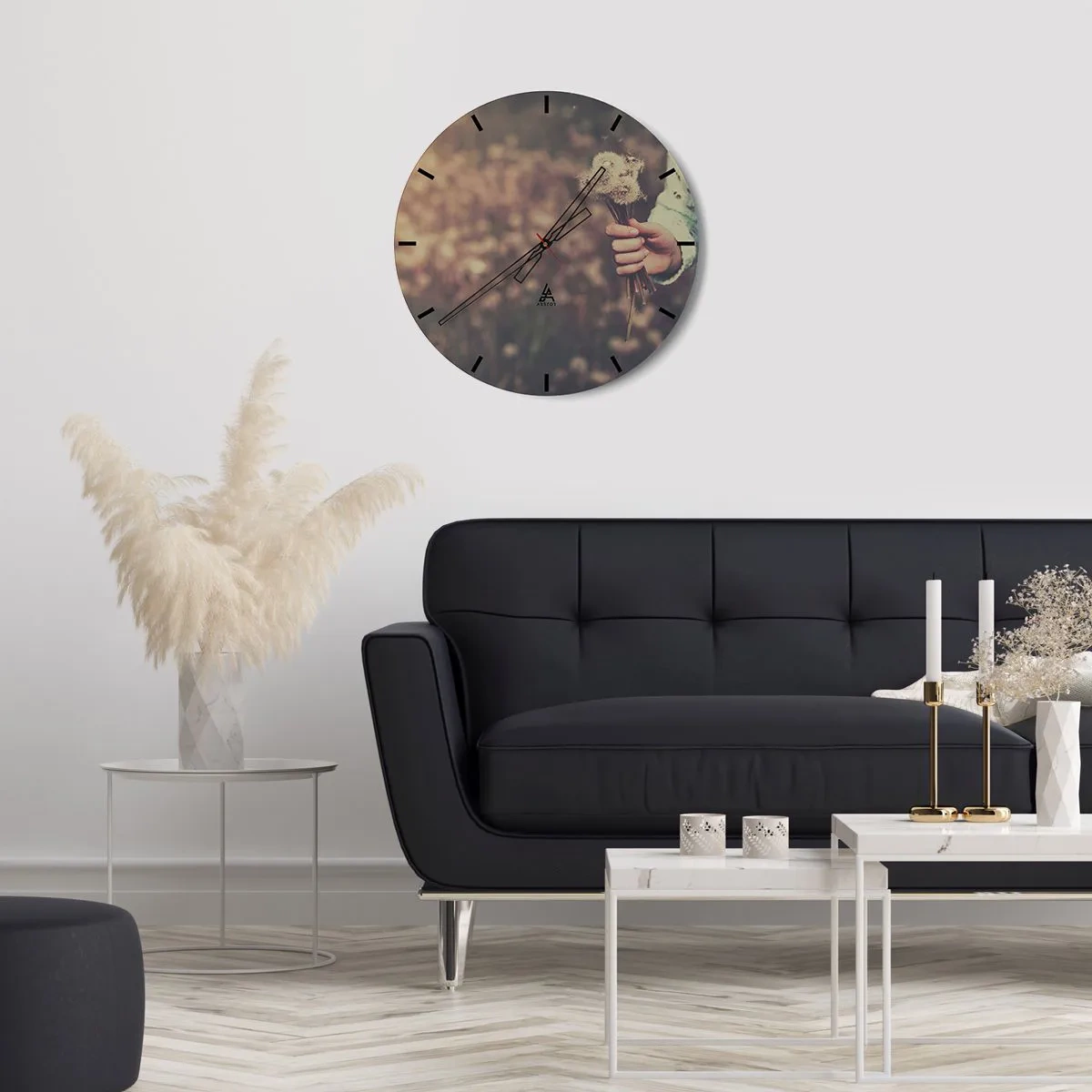 Ceas de perete - Ceas pe sticlă - O mână care ține un buchet de păpădii pe un câmp neclar - 30x30cm - Păstrați-le, vă rog - Decorațiune modernă pentru perete pentru living, bucătărie și dormitor ARTTOR