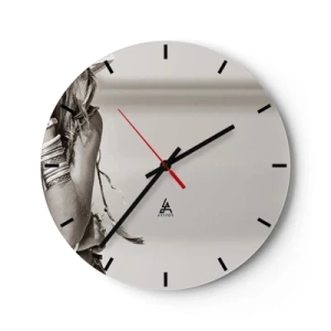Ceas de perete - Ceas pe sticlă - Fragment de fată într-un costum decorativ în sepia - 30x30cm - Ca o fată - Decorațiune modernă pentru perete pentru living, bucătărie și dormitor ARTTOR