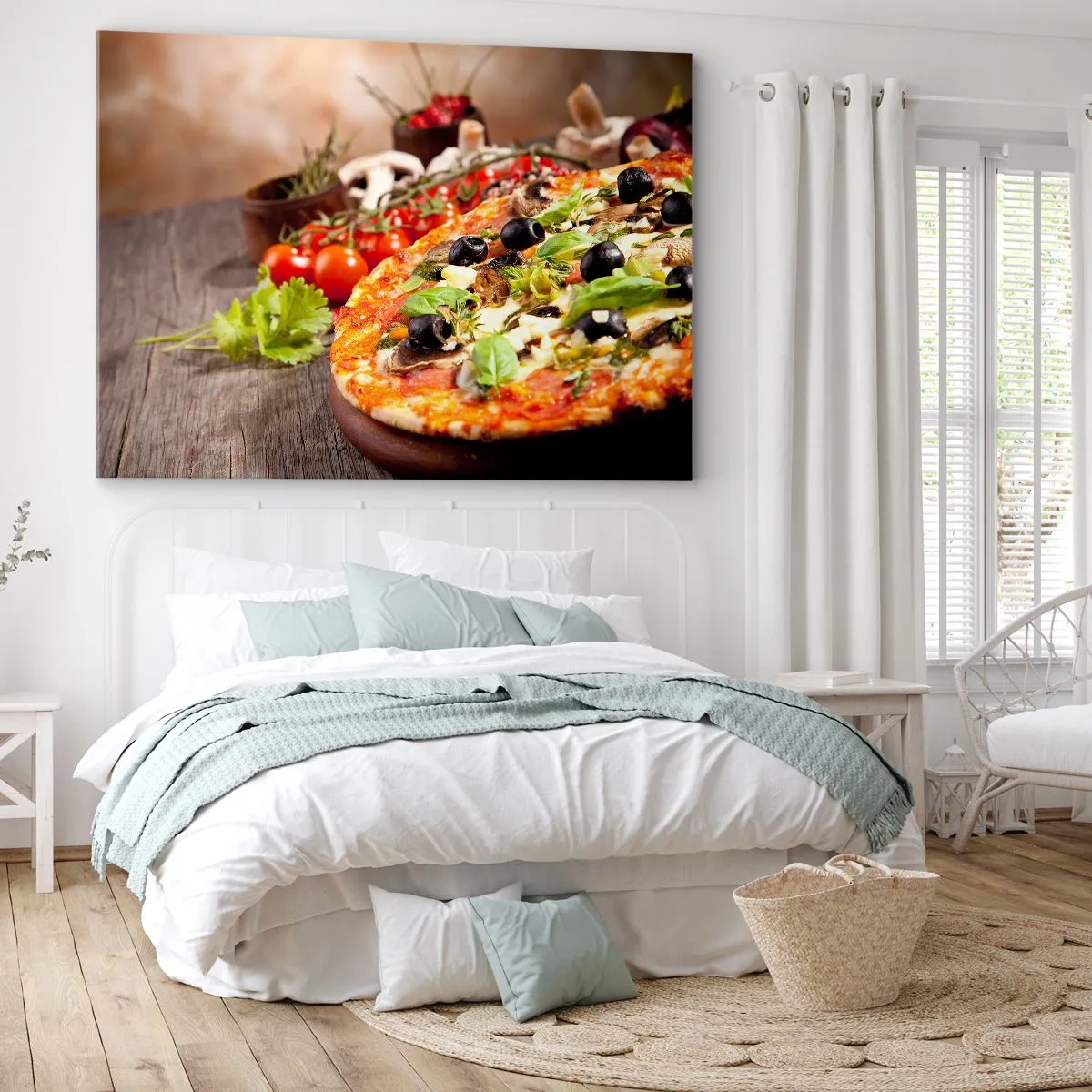 Tablou pe pânză Canvas - Pizza cu măsline, busuioc și ingrediente proaspete pe fundal de lemn - 70x50cm - Din ingredient teluric - Decorațiune modernă pentru perete pentru living și dormitor ARTTOR