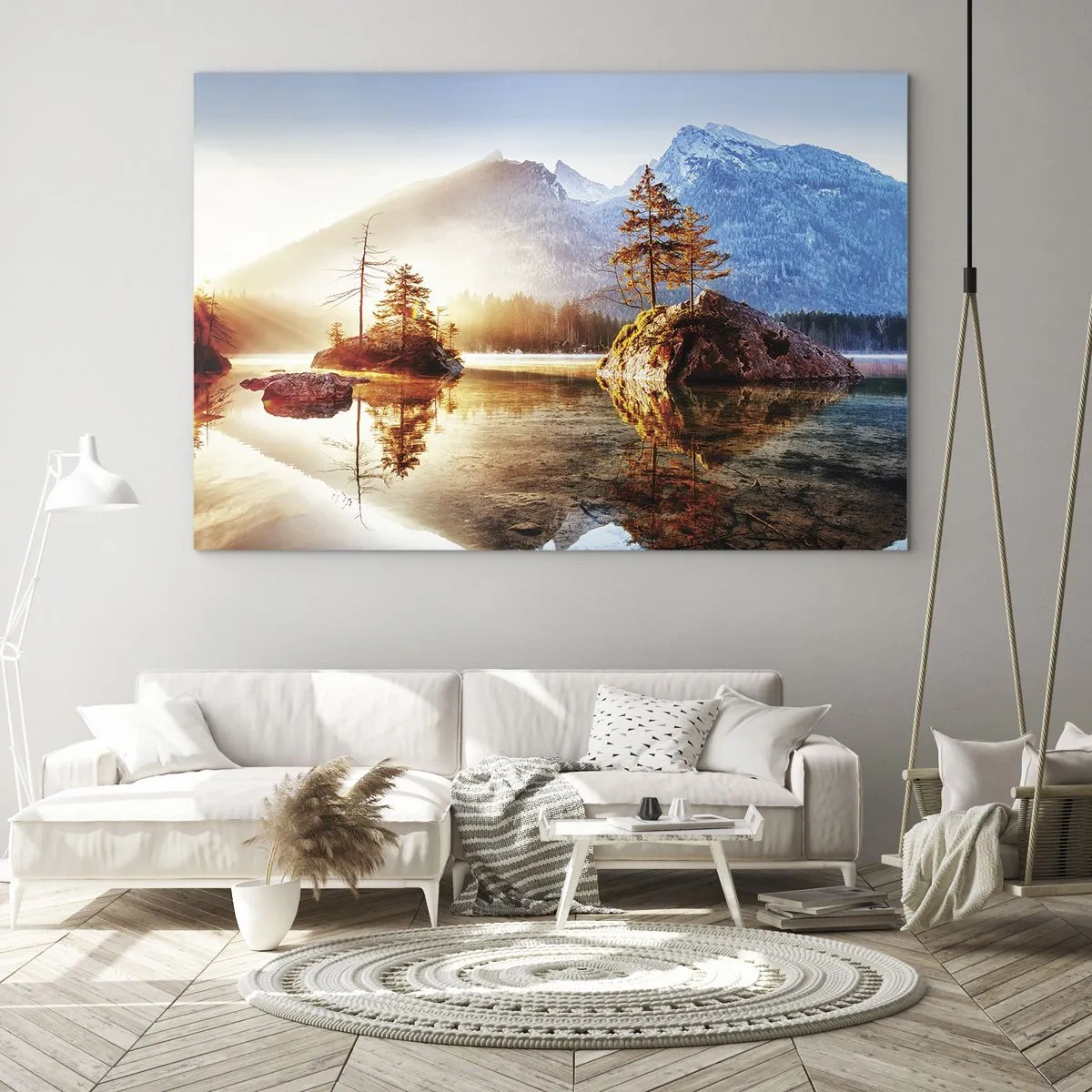 Tablou pe sticlă - Peisaj montan dimineața cu copaci și reflecție în lac - 70x50cm - Natura într-o nouă lumină - Decorațiune modernă pentru perete pentru living și dormitor ARTTOR