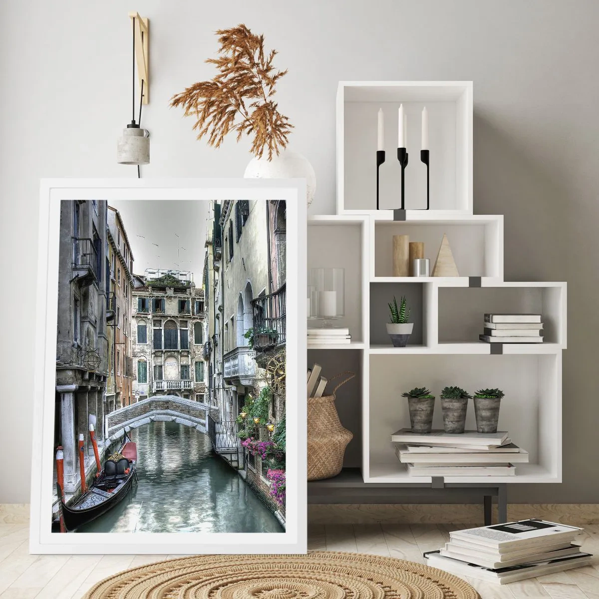 Poster în ramă albă - Timp de secole în reverie tăcută - 50x70 cm