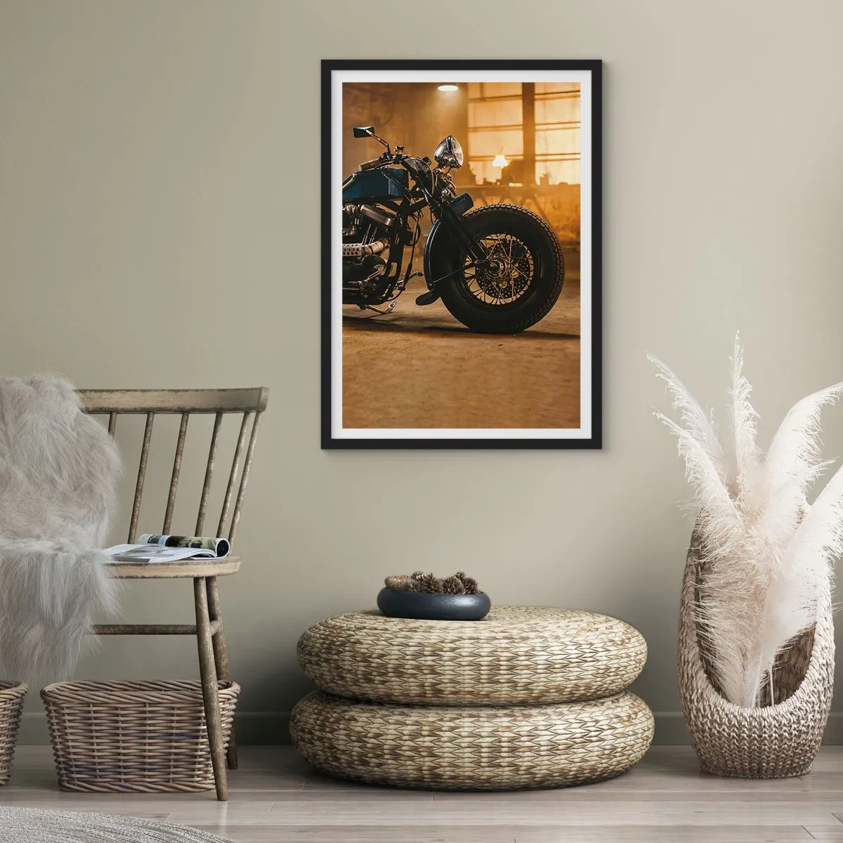 Poster în ramă neagră - Motocicletă într-un atelier elegant - 50x70cm - Pot să fac totul - Decorațiune modernă pentru perete pentru living și dormitor ARTTOR