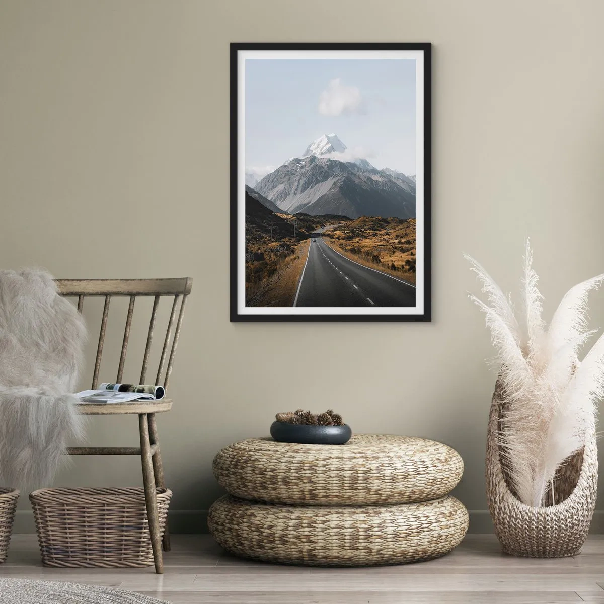 Poster în ramă neagră - Drumul spre inima munților - 61x91 cm