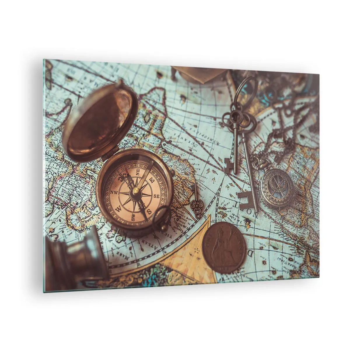 Tablou pe sticlă - O busolă antică pe fundalul unei hărți și al unor chei antice. - 70x50cm - Pentru aventurierul din tine - Decorațiune modernă pentru perete pentru living și dormitor ARTTOR