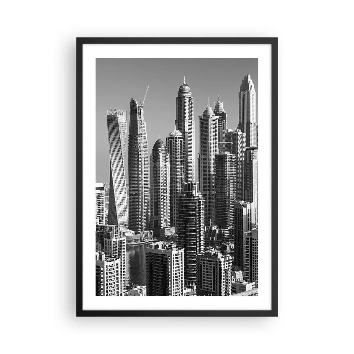 Poster în ramă neagră - Panoramă a orașului cu zgârie-nori moderni - 50x70cm - Orașul de deasupra deșertului - Decorațiune modernă pentru perete pentru living și dormitor ARTTOR