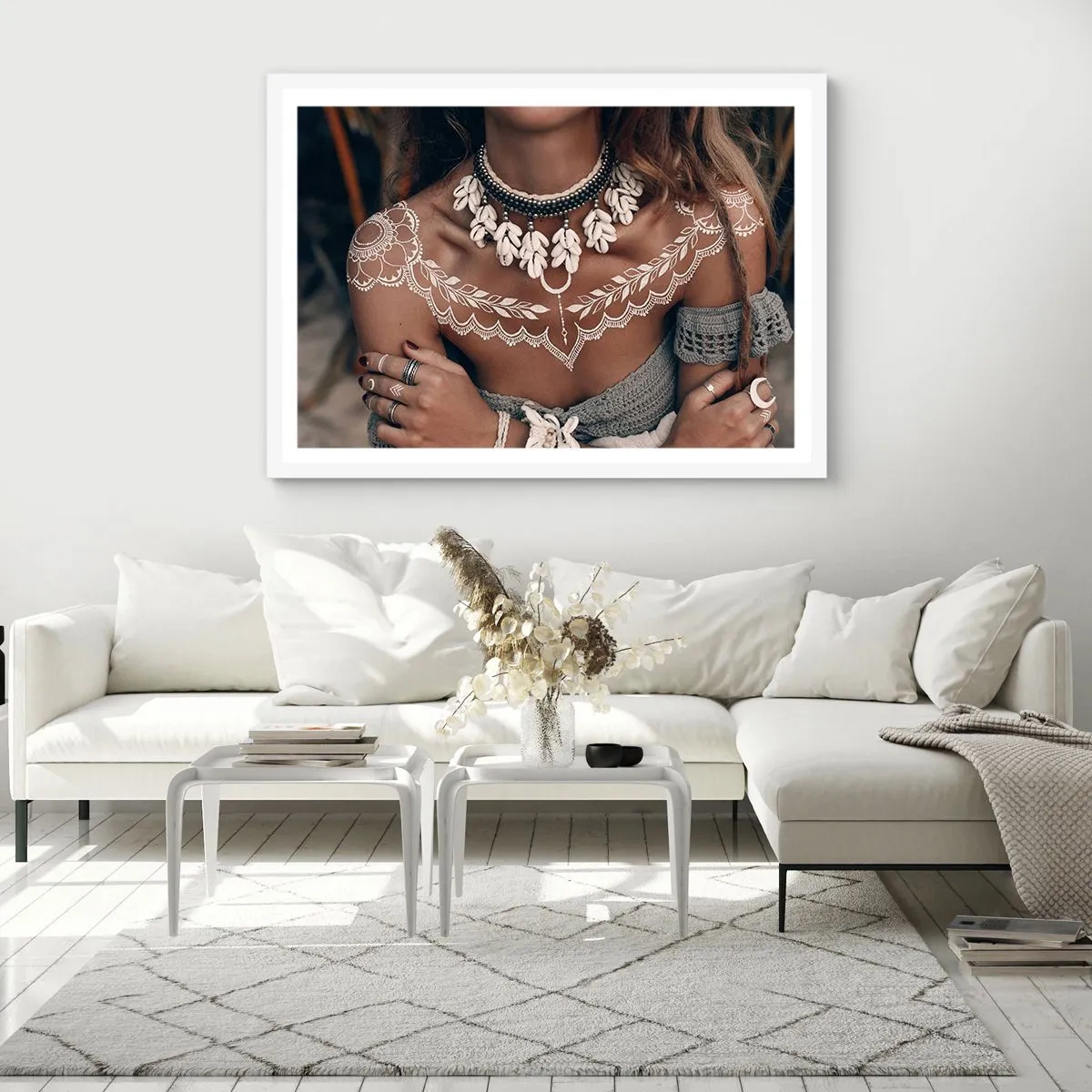 Poster în ramă albă - Talismanele, ritualurile feminității - 70x50 cm