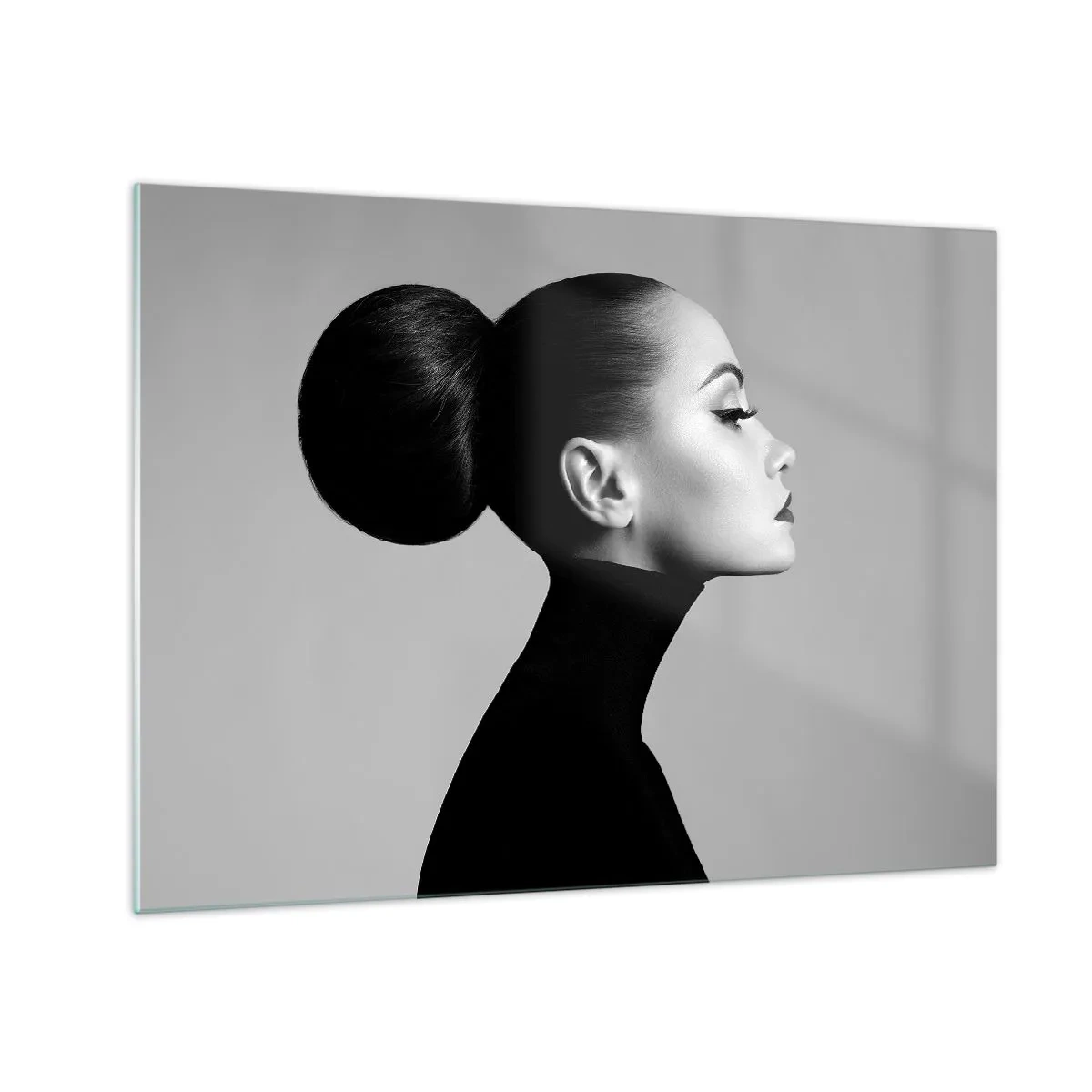 Tablou pe sticlă - Femeie elegantă în negru pe un fundal gri - 70x50cm - Nefertiti contemporană - Decorațiune modernă pentru perete pentru living și dormitor ARTTOR